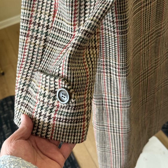 Miu Miu Single-Breasted Tartan coat cut for a oversized fit Lapel collar size 40 - Picture 15 of 16